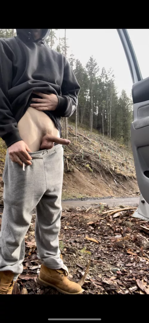 Outside in the rain! Come find me!😈