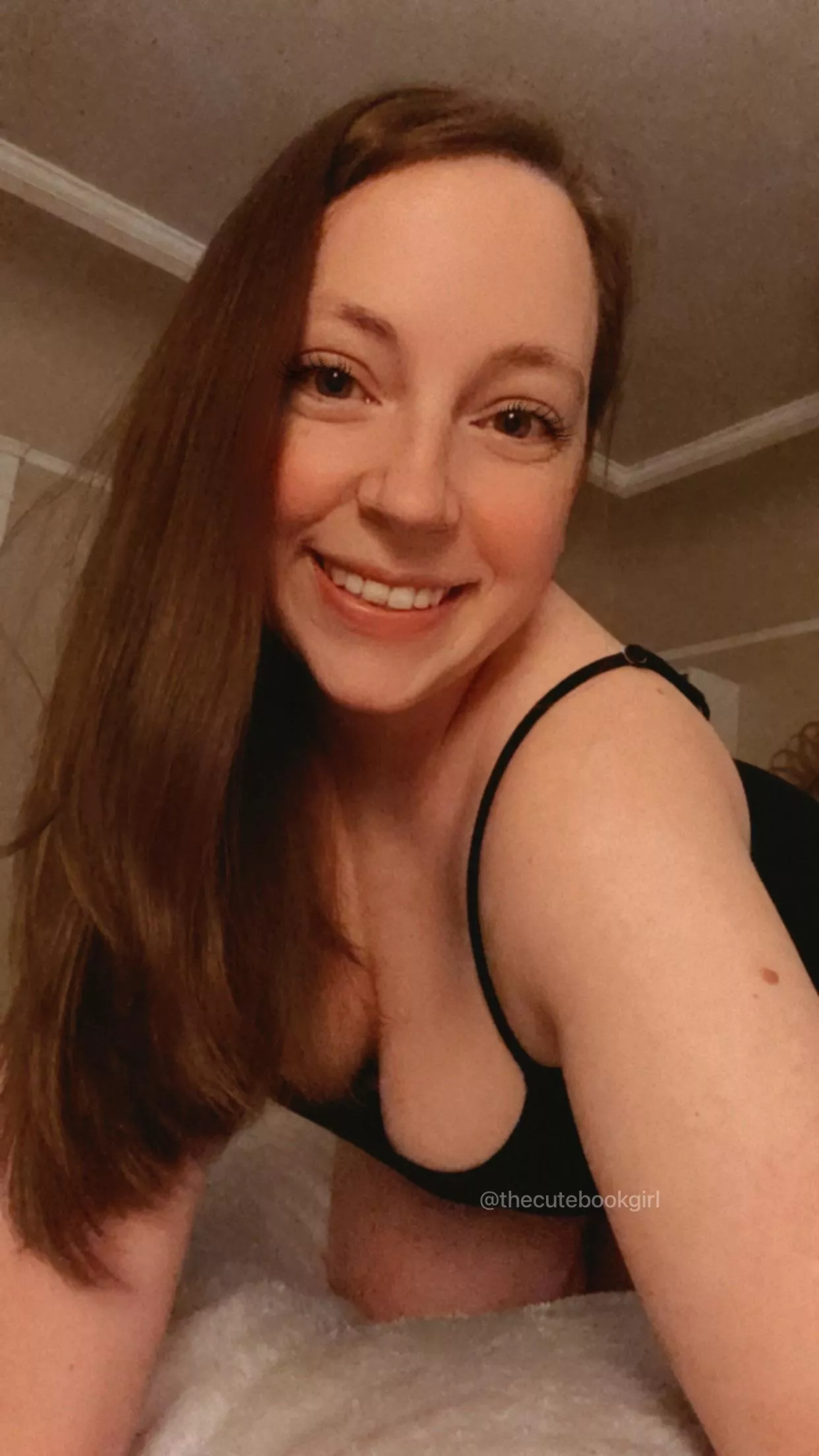 Smash or pass? 33 bookworm milf ✨