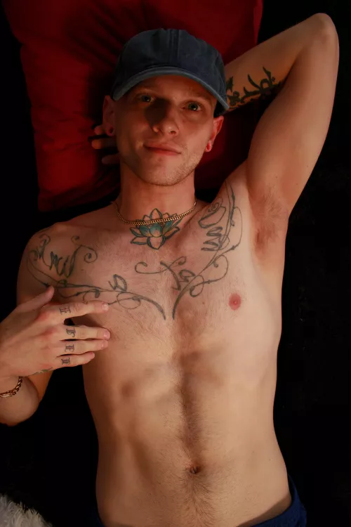 Think it’s about time to get another tattoo 😁😁