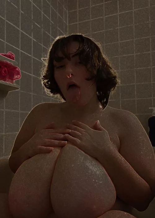 Wanna have fun in bath together ?