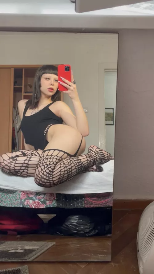 What an interesting pose 🔥😍💦💋