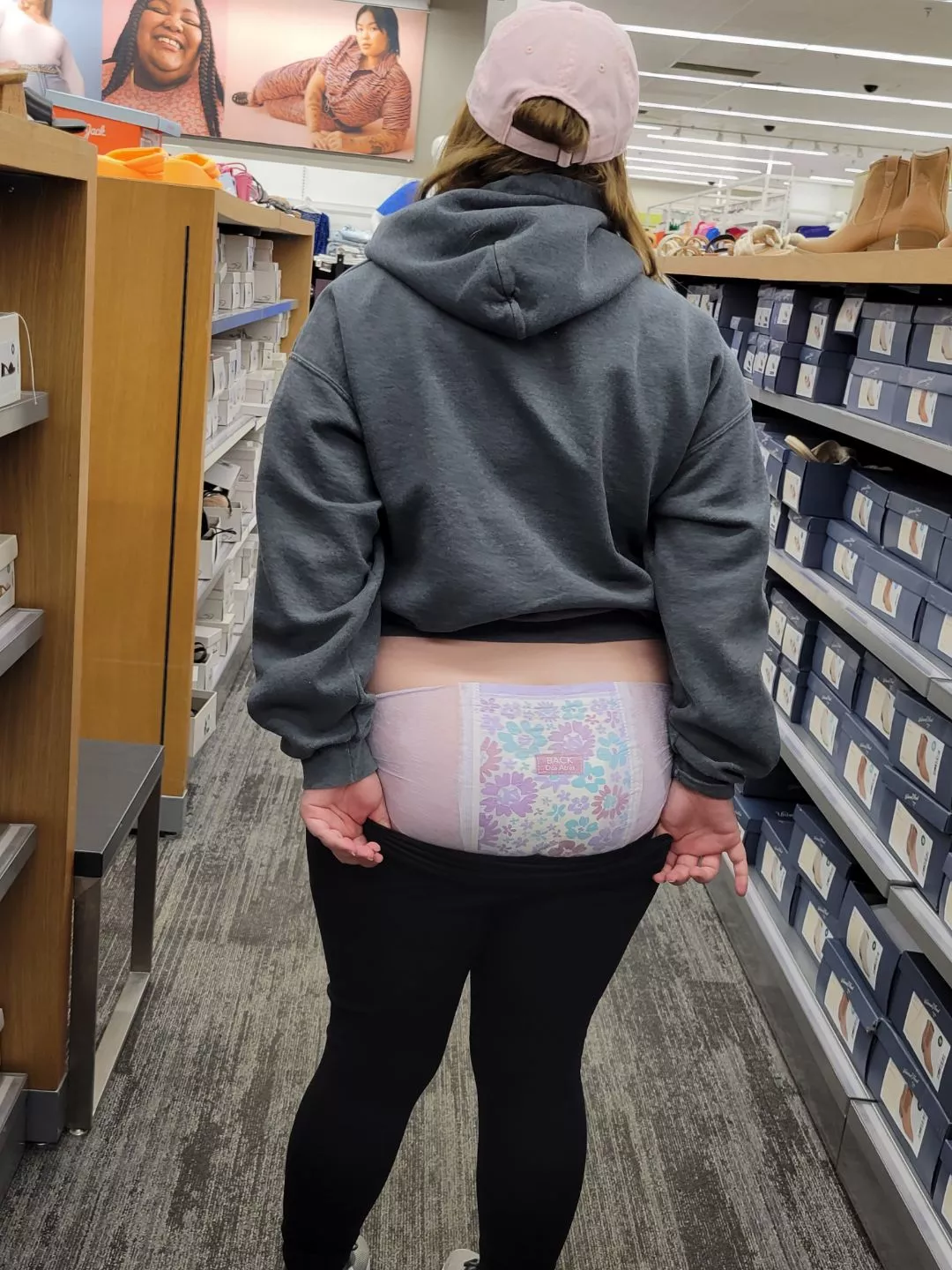 Wish me luck in finding some cute shoes 🤩