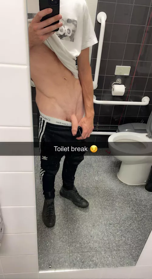 [20] Anyone wana please me? 😈