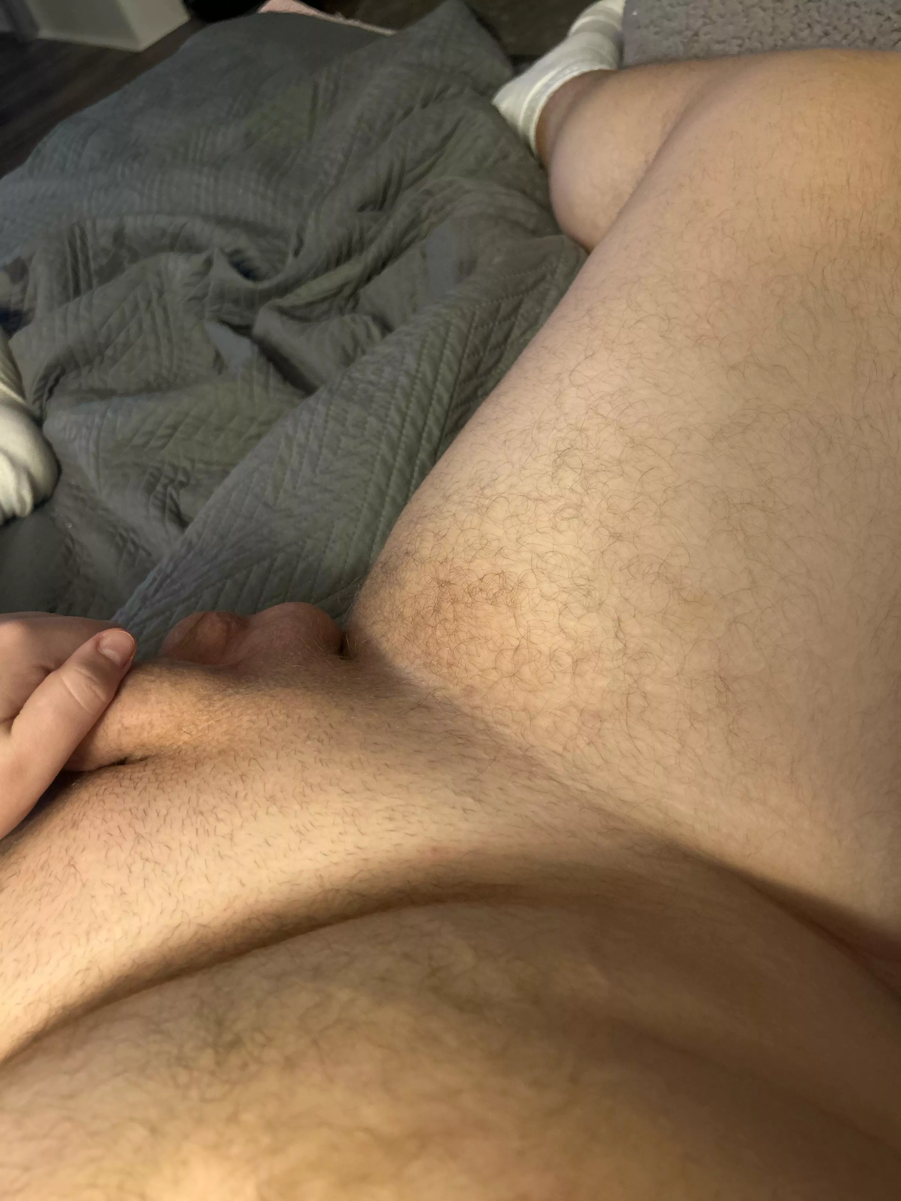 20m bored in bed alone whos tryna jerk off with me ? j.angelo31