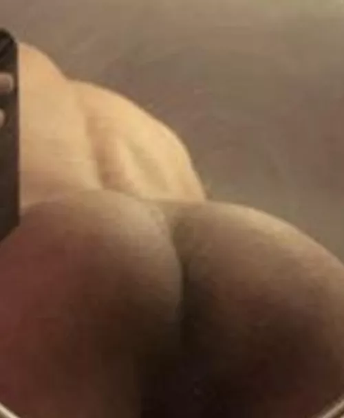 23m uk hung btm need daddy hmu ufc1221 hung+ 420+