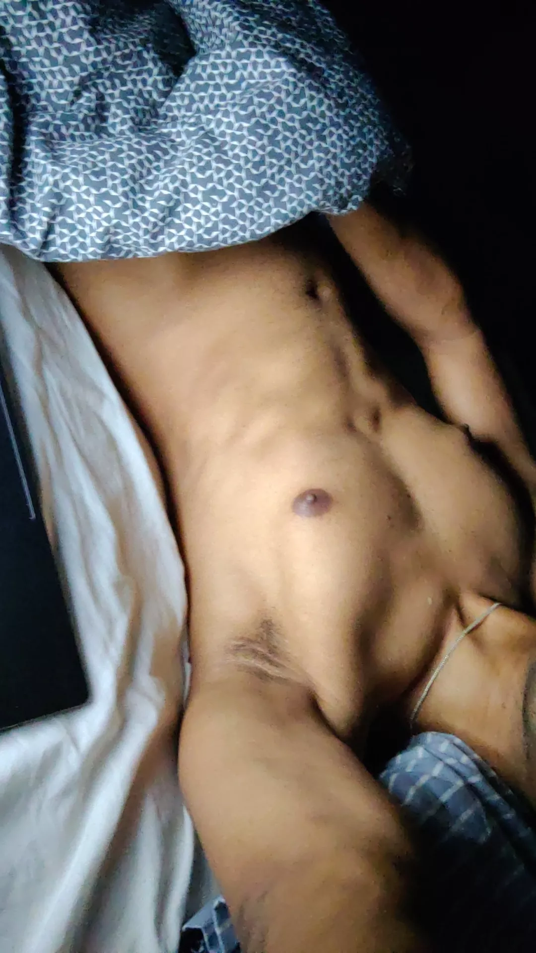 29 [m4m] fit hung athlete for fit uncut++ - hmu with a pic when you add @jeff_rok .