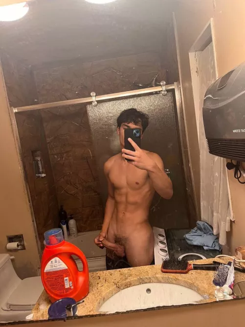 Any bros wanna stroke it?