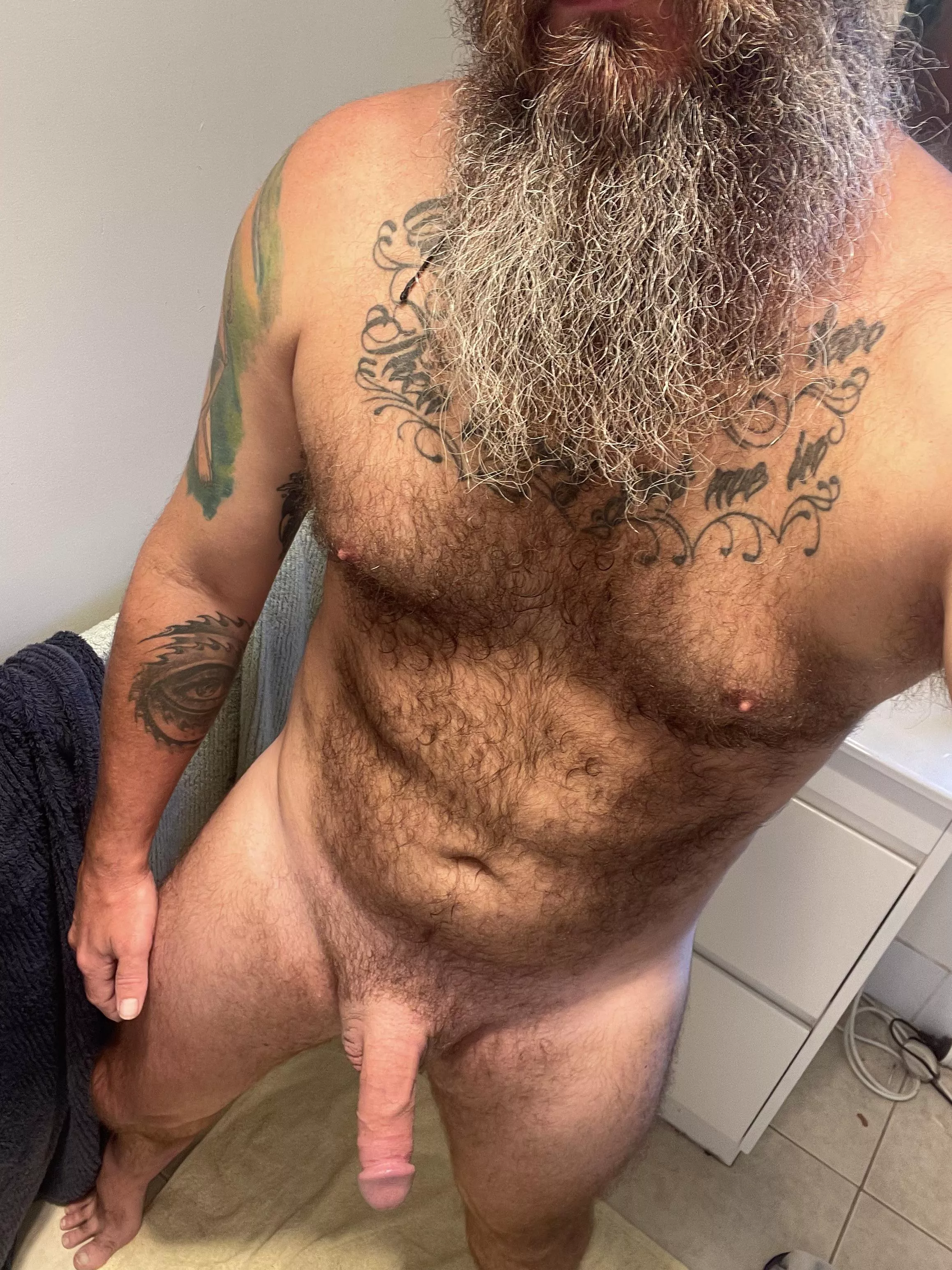 At my age it’s all about Rockin the dadbod (45)