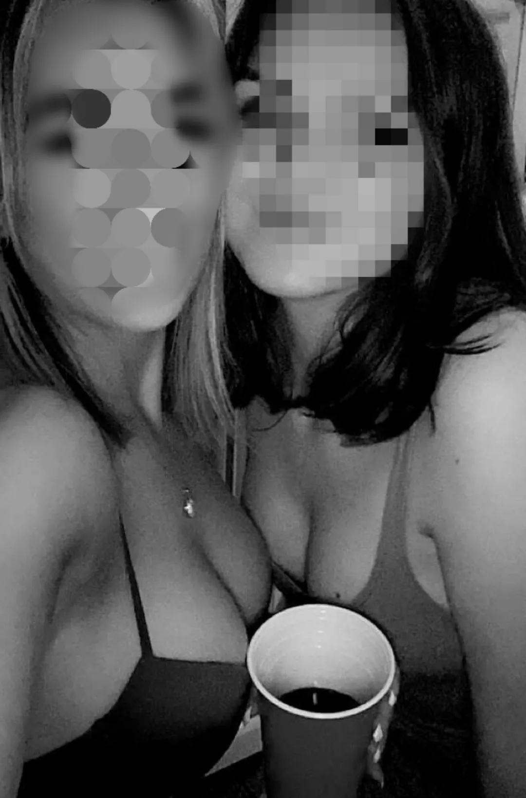 Cleavage friends selfie