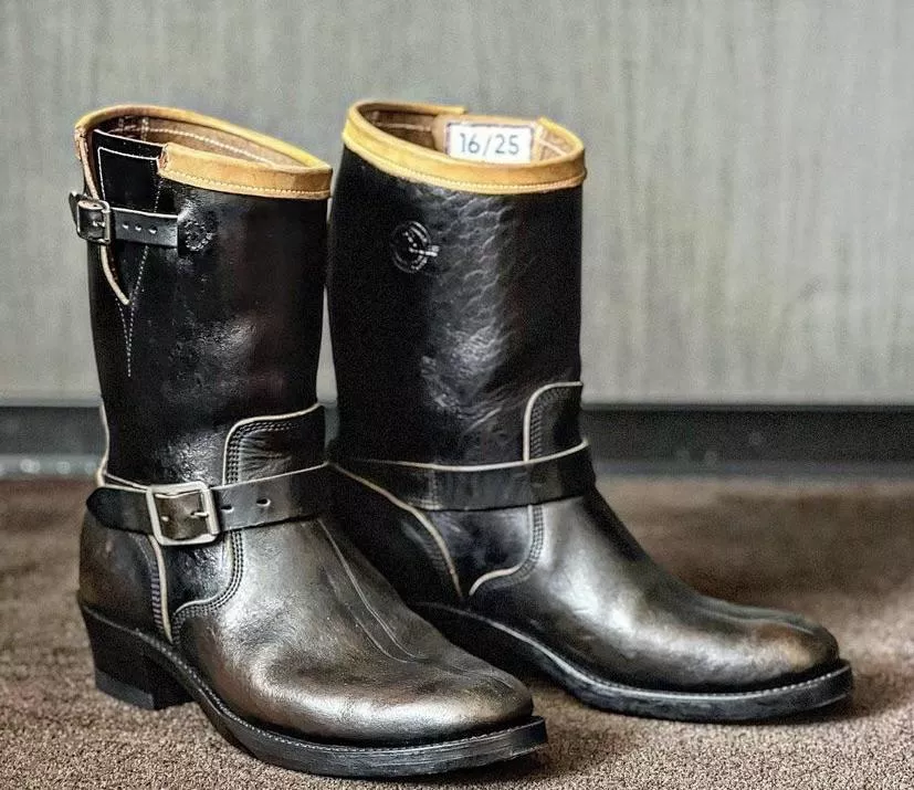 Engineer boots
