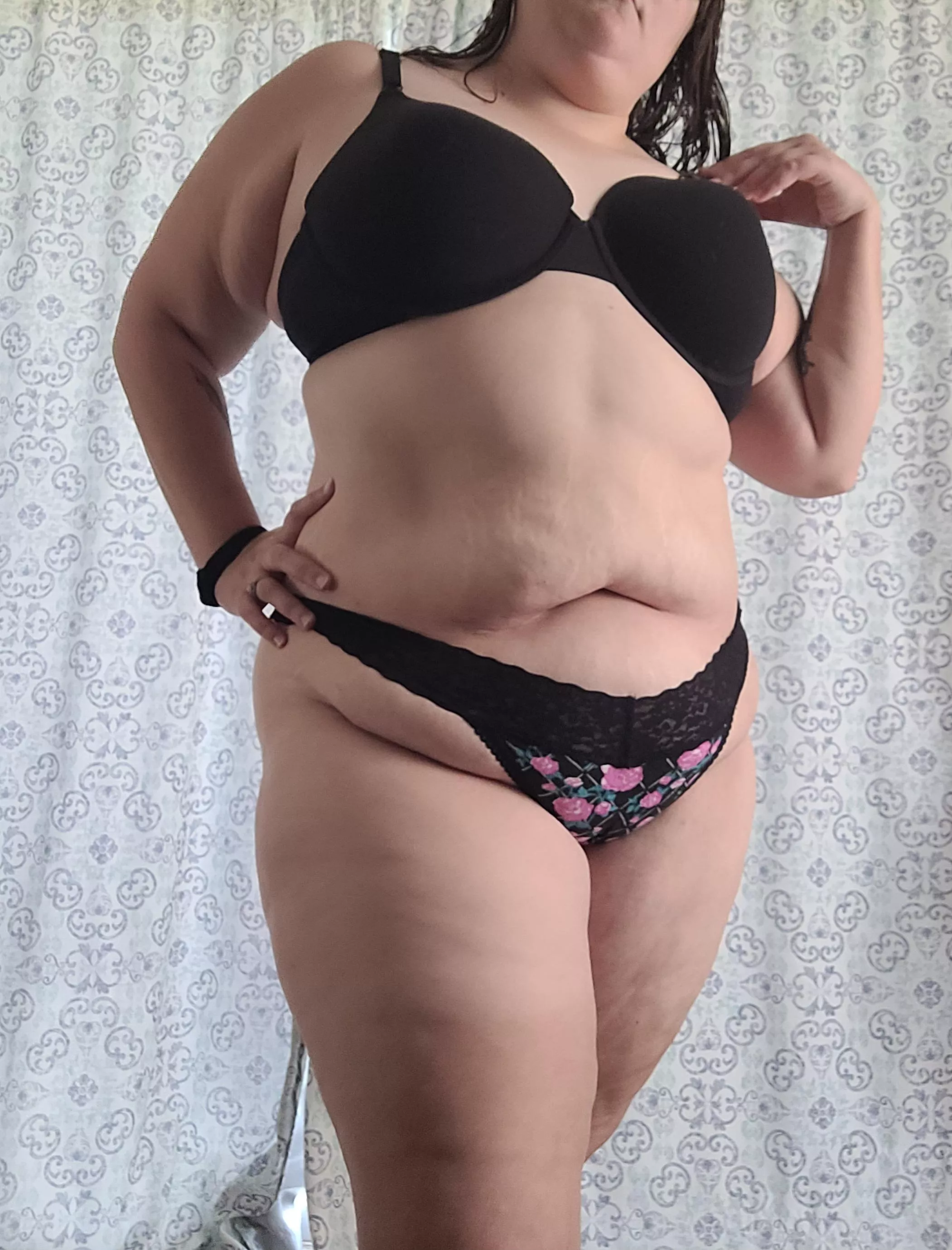 Every curve is sexy 😍