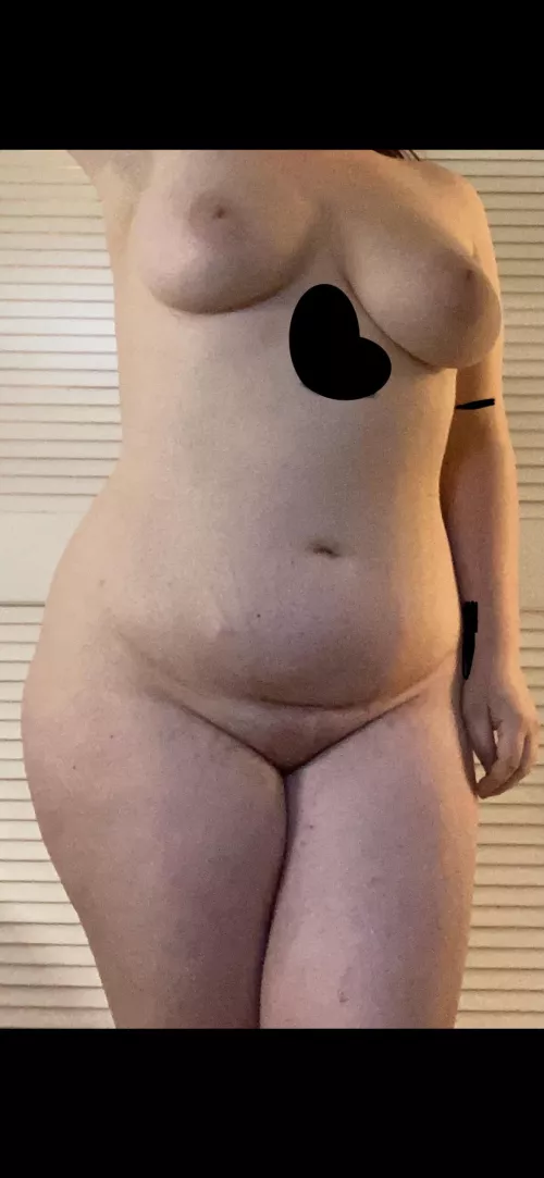 F20, 5’3”, 200p a normal body :)