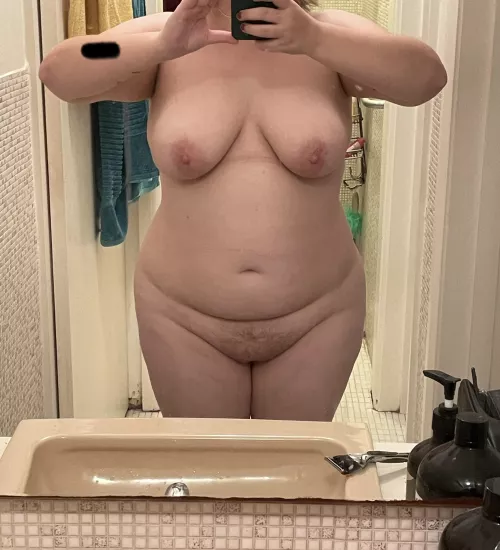 F,85kgs, 27, 5ft2- I’ve been having some health issues that have made me very insecure. I have a date tomorrow night- worried he’s going to hate my body