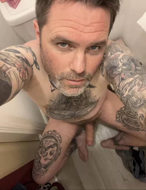 Good evening from this [42] year old