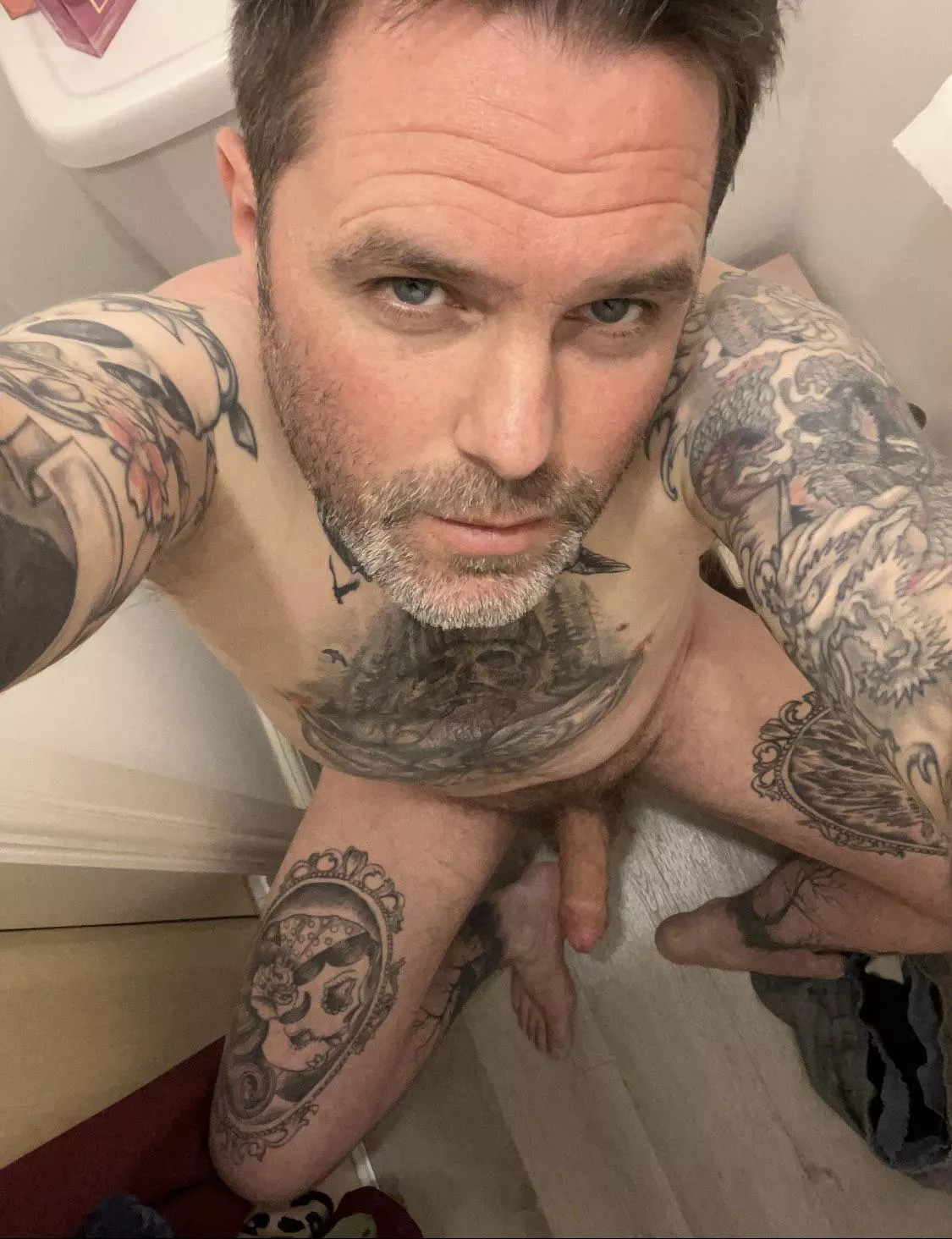 Good evening from this [42] year old