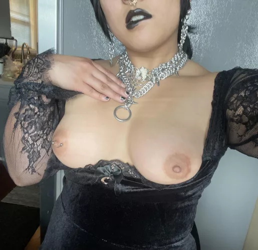 Hoping you can appreciate emo Filipinas with a naughty side;)