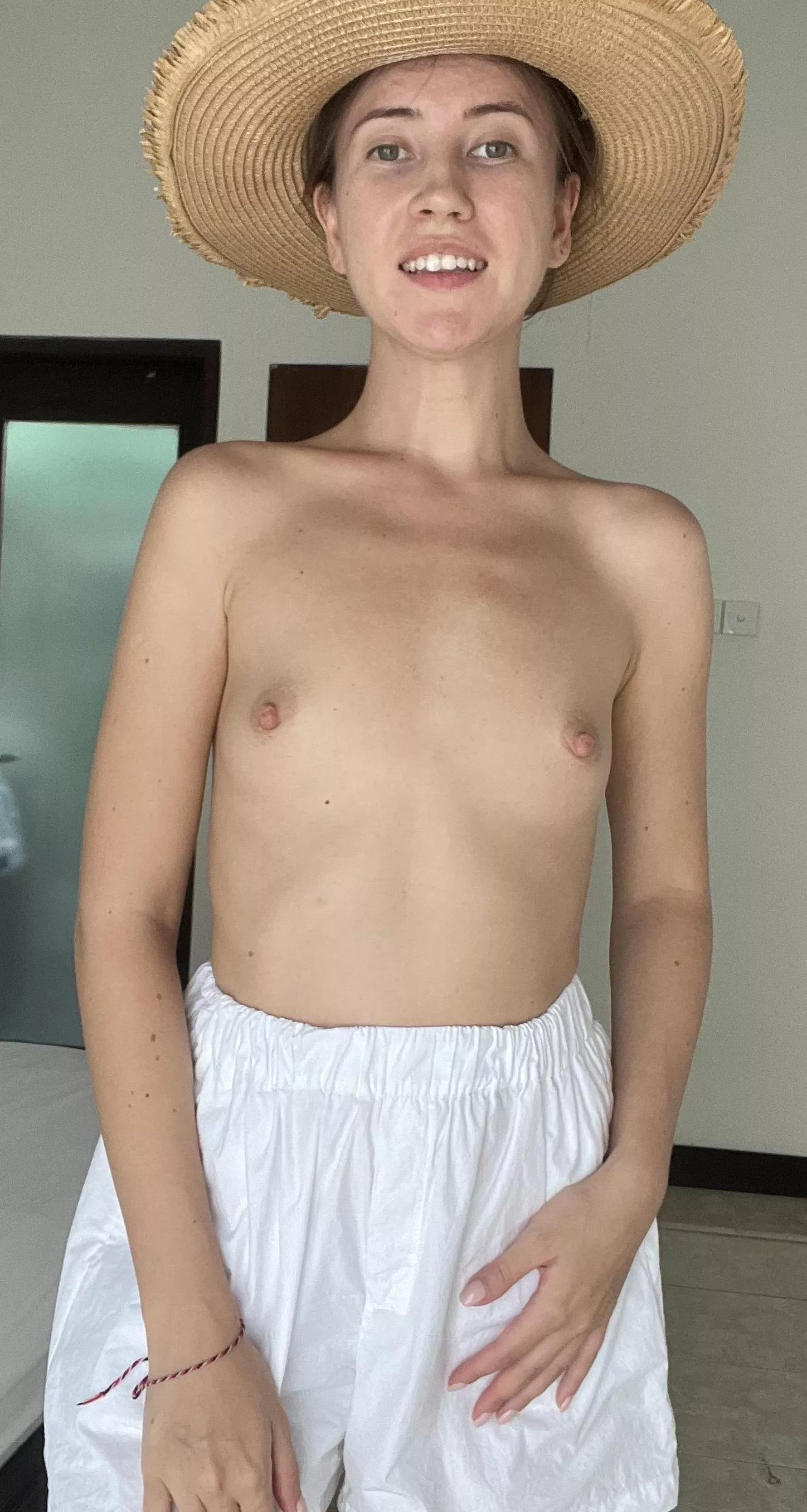 I just woke up, good morninggg!!!!