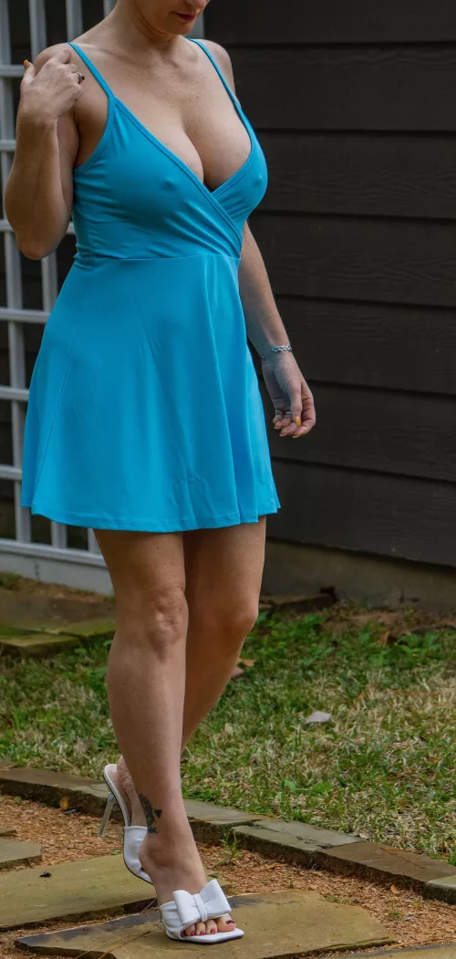 I love this shade of blue