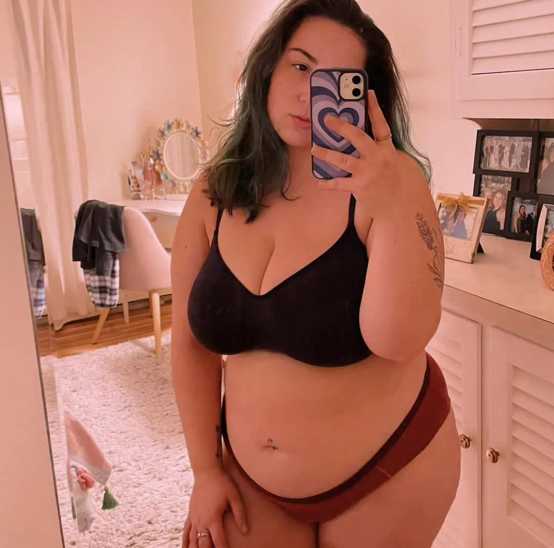 I need someone to support me on my gaining journey🍔🍕