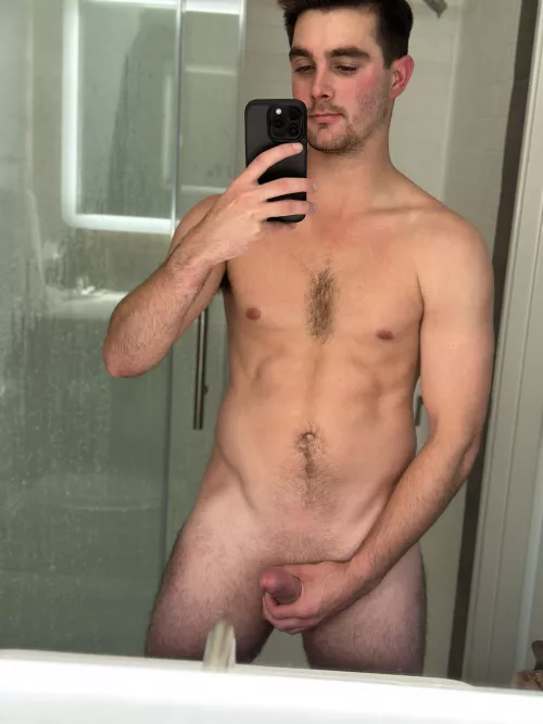 I swear hotel bathrooms have the best lighting