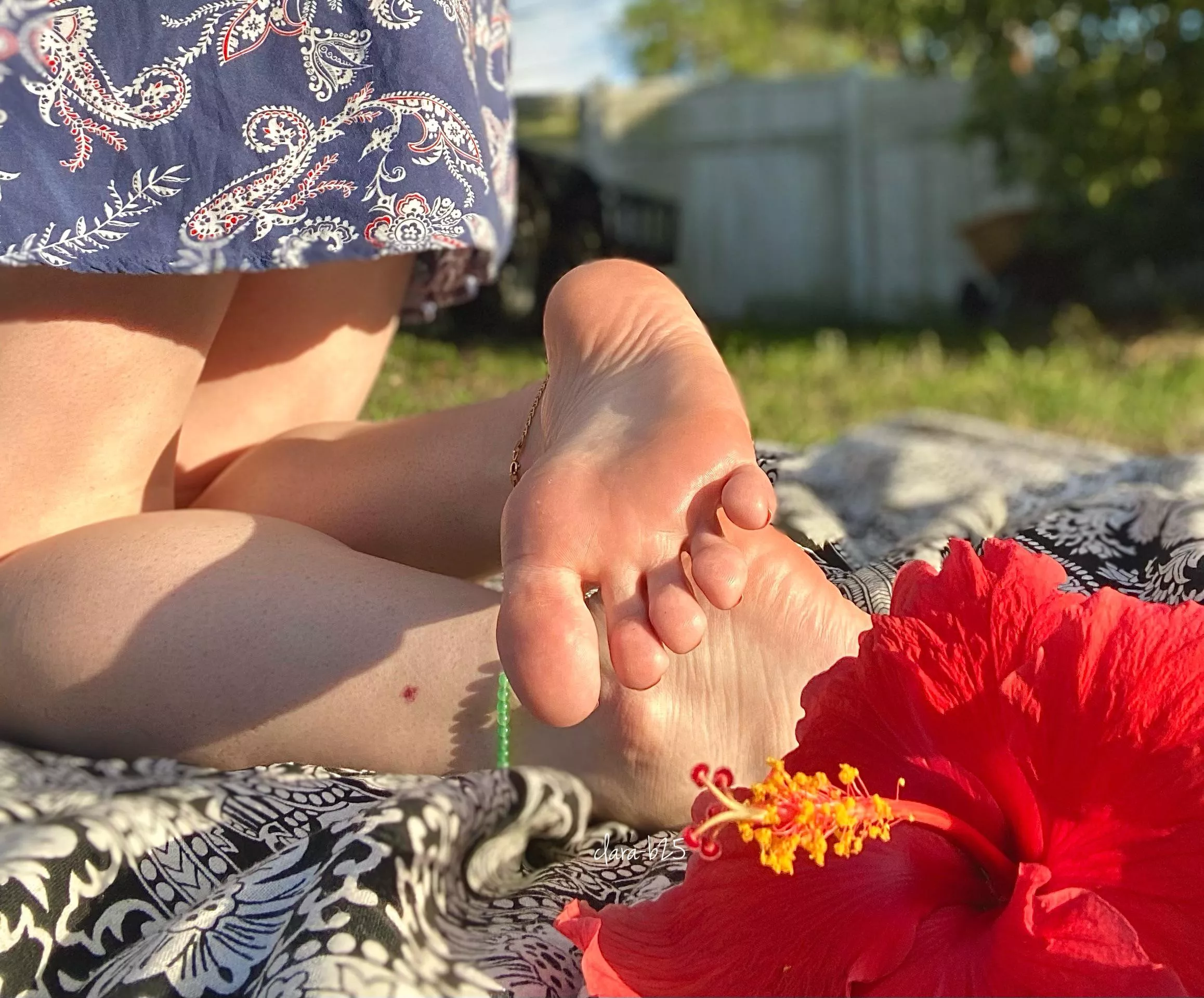 Is it weird that looking at my own soles turn me on?