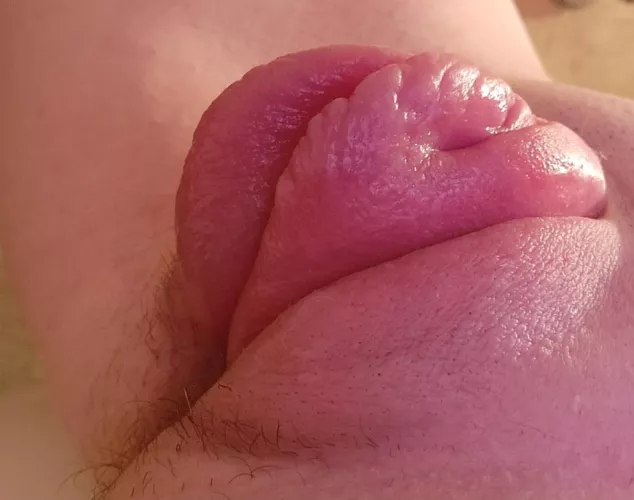 it's so sensitive 🥺 it's the perfect size for your mouth