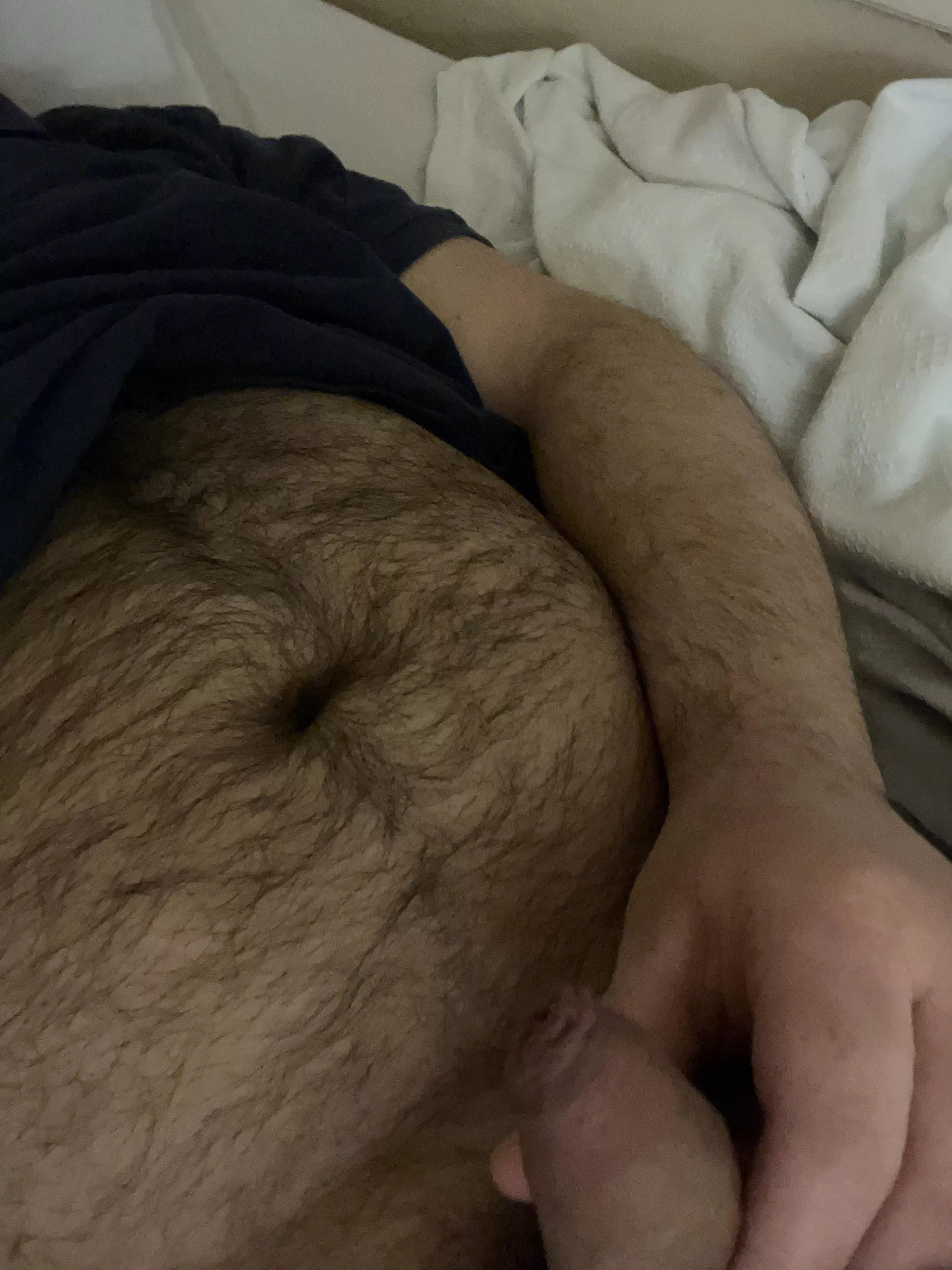 Just a quick tease, any daddies wanna cuddle with me?