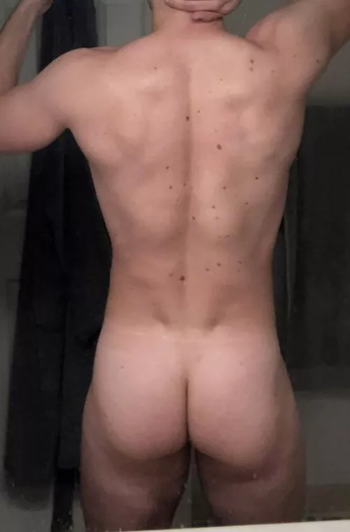 Let me squat you while you sit on my shoulders facing me 😋