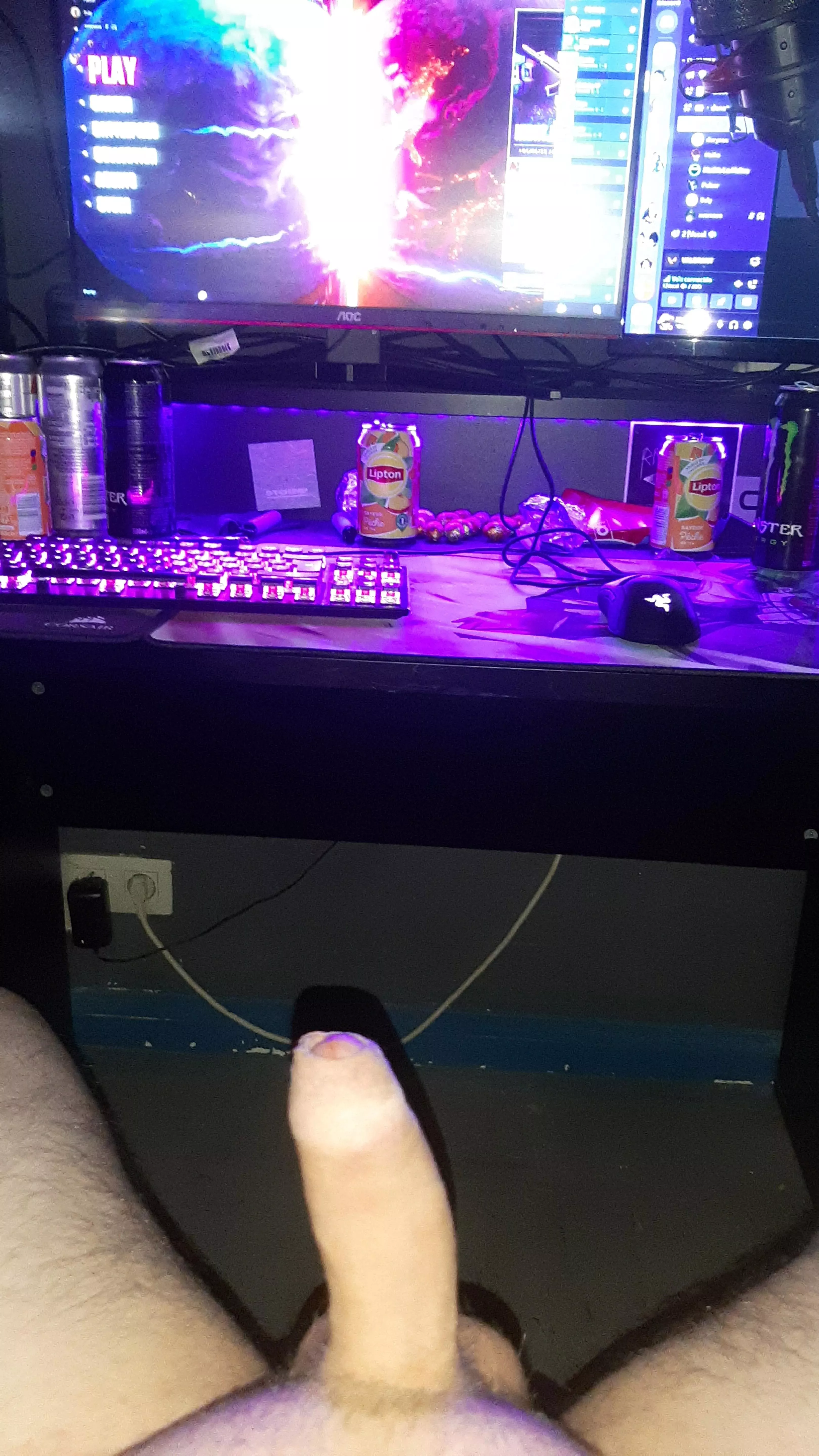 M20 Need someone under that desk