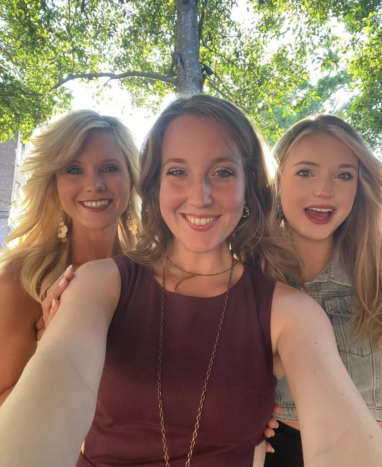 Milf and two 20 something babes