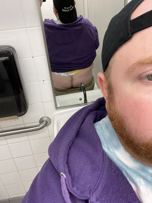 Need somebody to eat my chubby ass 😩