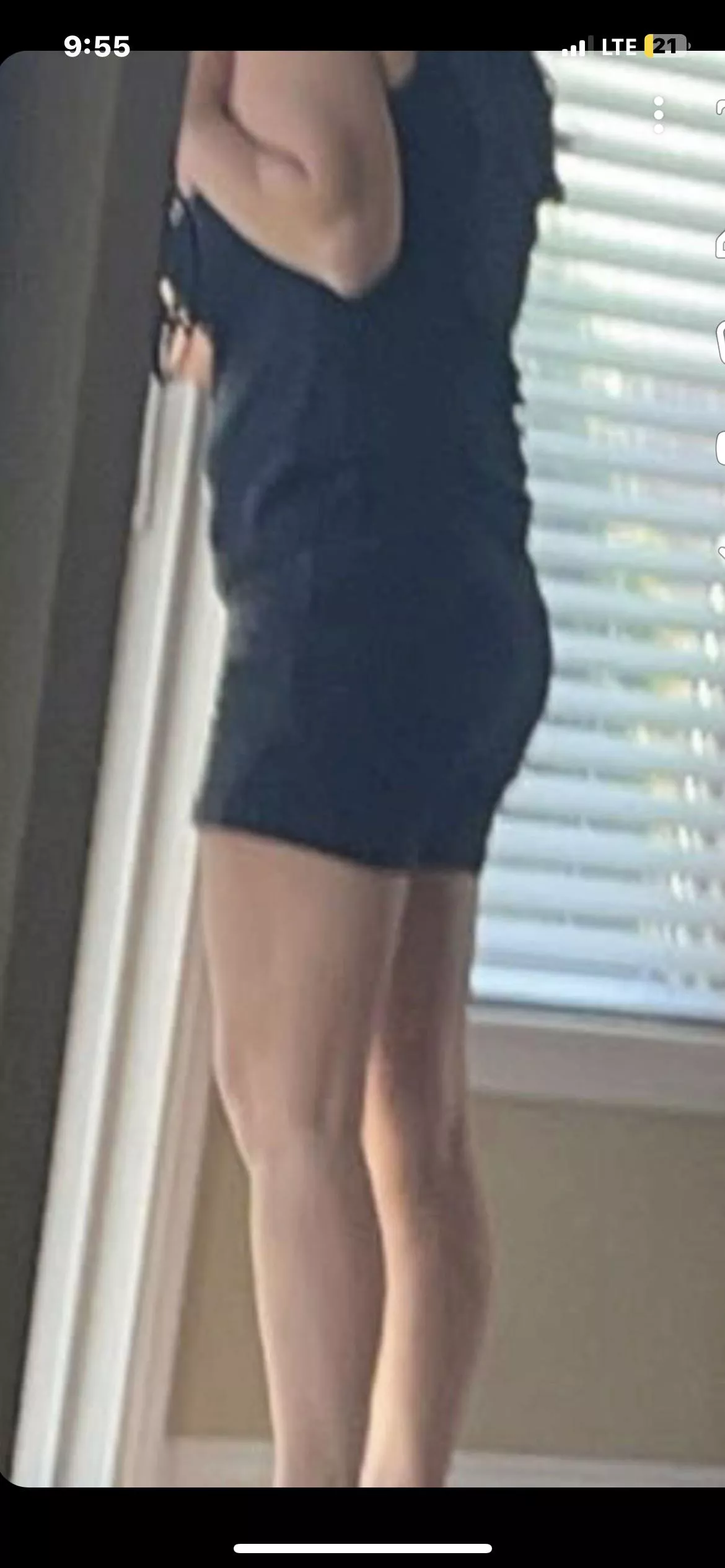 Nice side view of this girls ass??