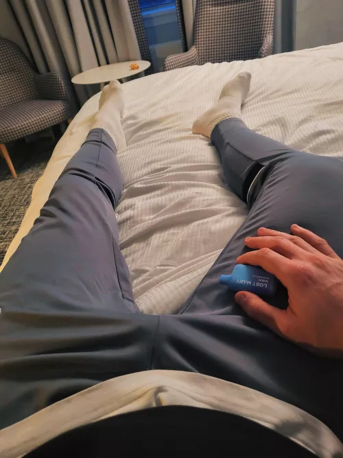 Please me while I vape.. you know what to do 😈