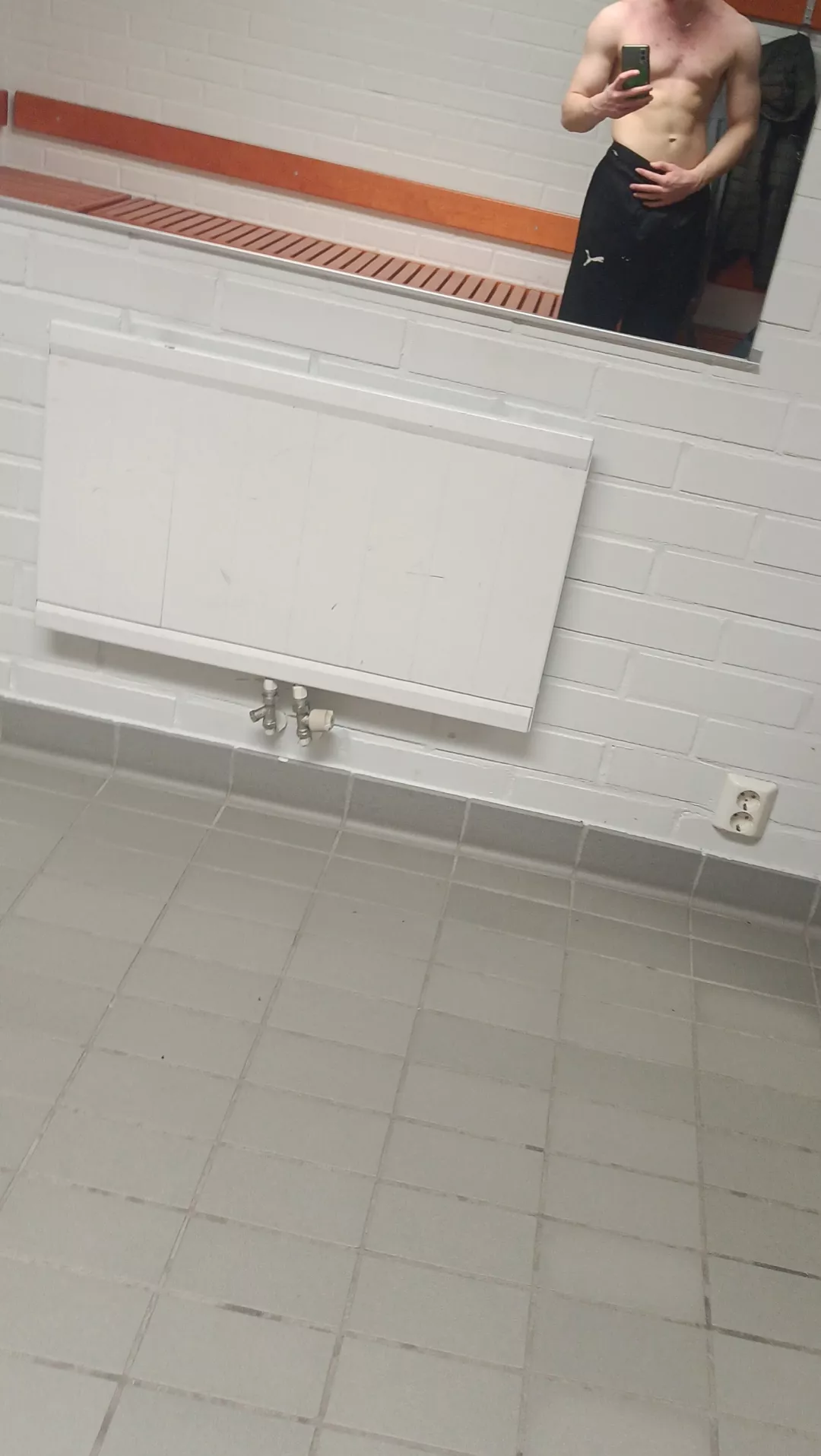 Rate (m)y body. Honest opinions. If this caught ur attention u know what to do.