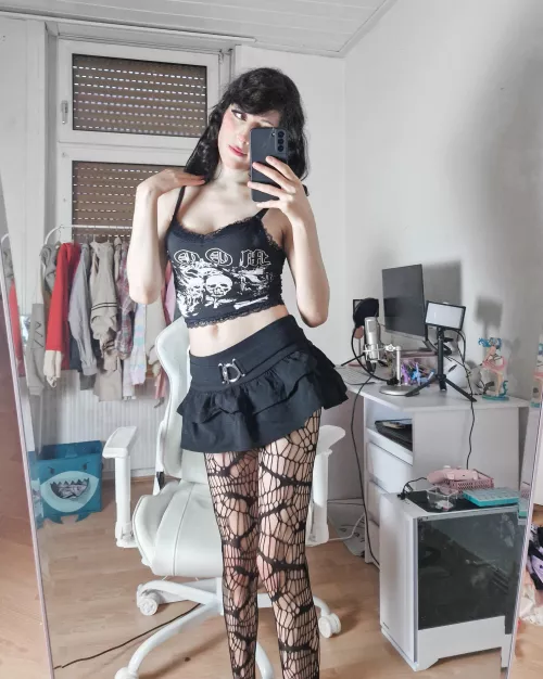 Rate this outfit from 1-10? :3