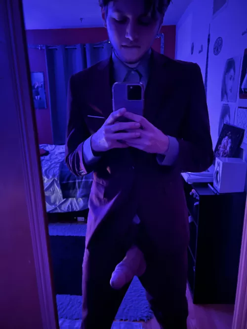 Really wanna fuck a hole rn