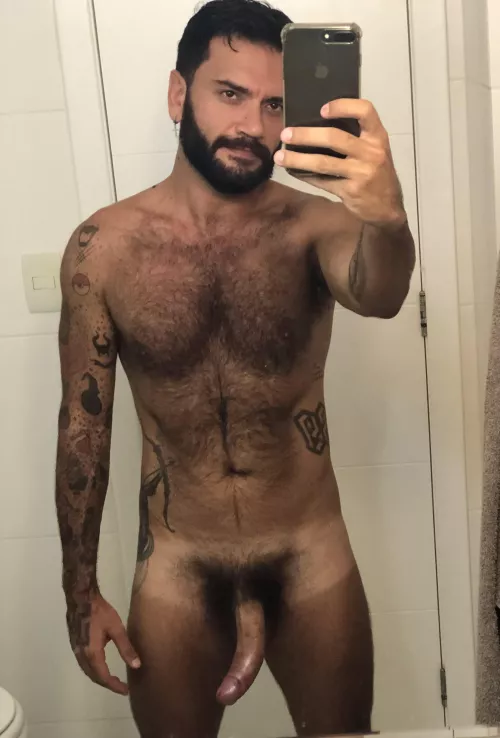 Saturday night… horny and alone! 🥵