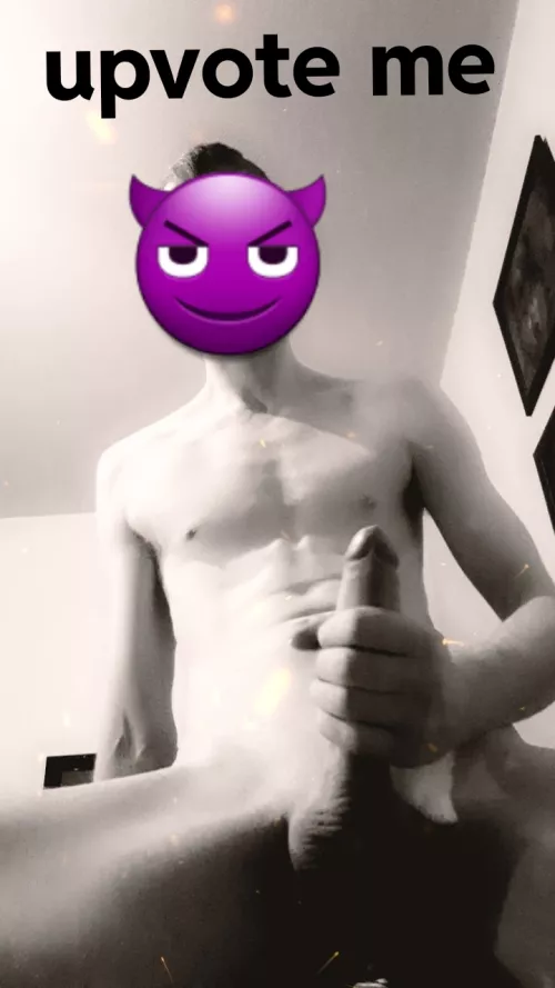 Straight lad in uk wanting loads of upvotes?