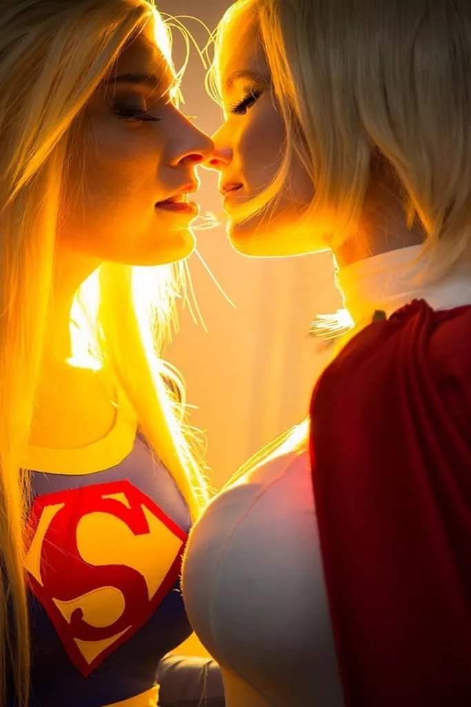 Superwoman x Powergirl