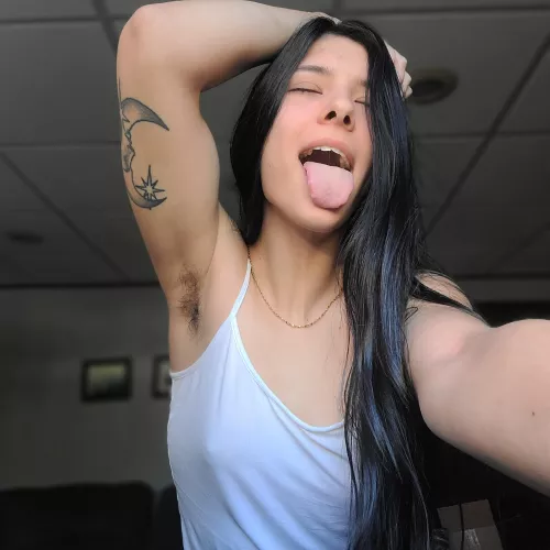 tell me you love what you see🖤