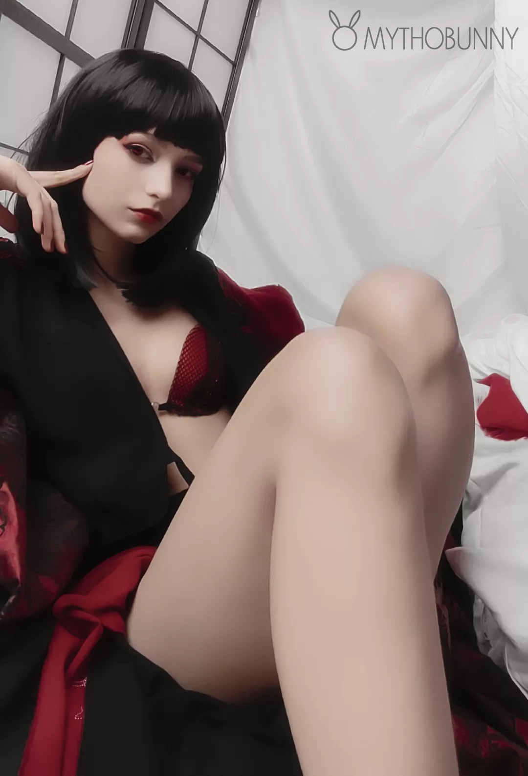 This vampire is here to suck your blood~