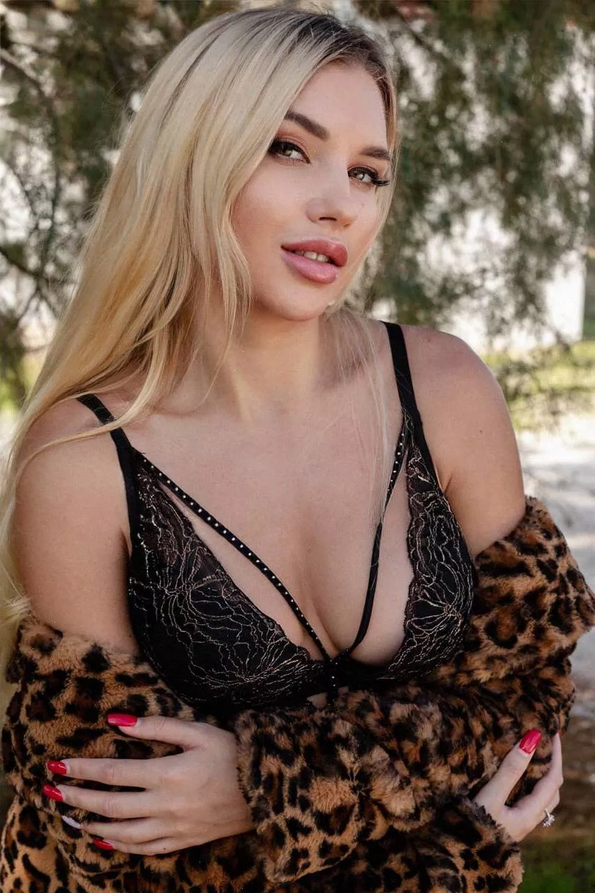 Today I'm lonely and horny