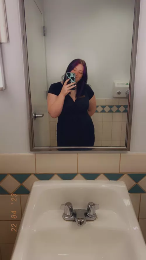 Upvote to see underneath the dress 🥰