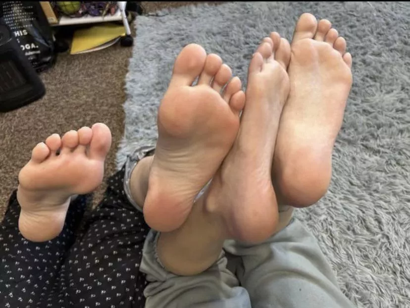 What do you think of our feet? Oc