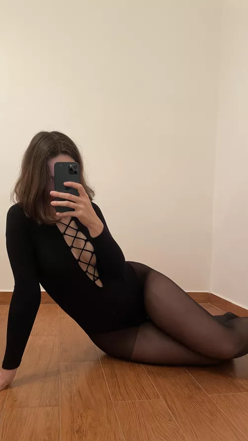 Who needs color when you can slay in black on black? 🖤