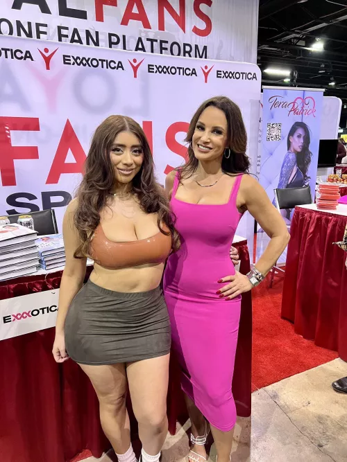With Violet Myers at Exxxotica today