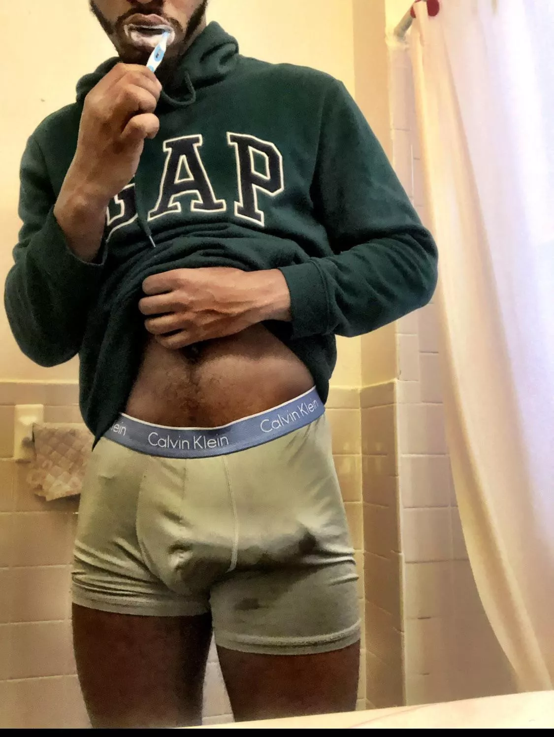 Would you suck a straight guys dick? Go tell me on SnapChat 👻😈 @KingTameNumen