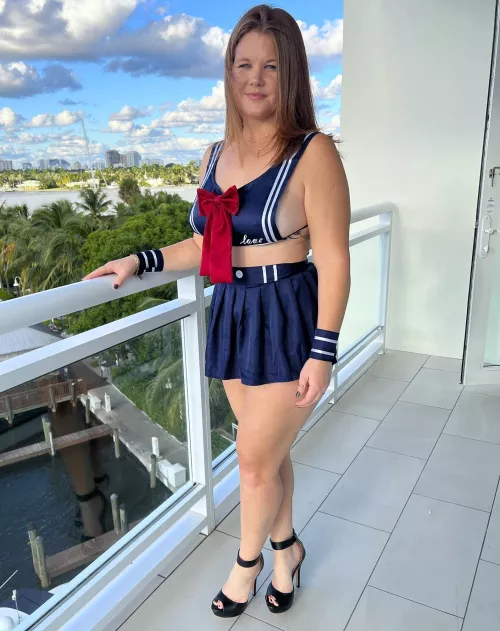 35 y/o Redhead Hotwife! Am I a Cougar? [F]