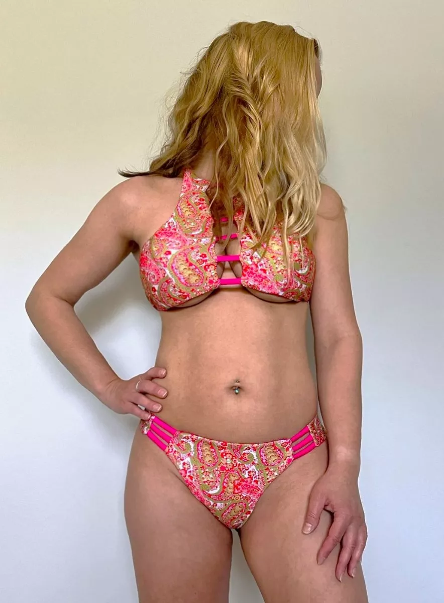 36[F] happy Monday! New bikini :)
