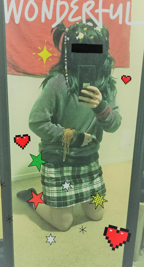 A green filter on black and white plaid！♡